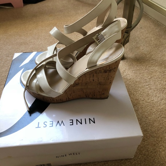 Nine West white sandals/wedges - Picture 2 of 7